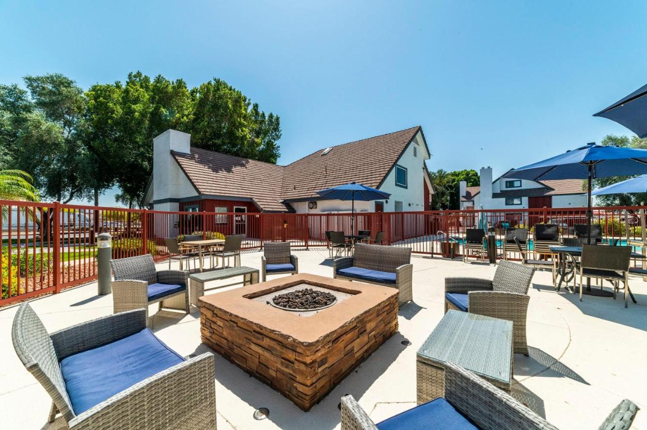 Metro Phx Studio Queen Sleeps 4 Heated Pool فينيكس المظهر الخارجي الصورة